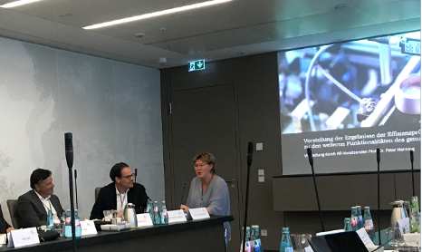 Front Row Training des Aufsichtsrats mit fiktiven Maschinenbau AG